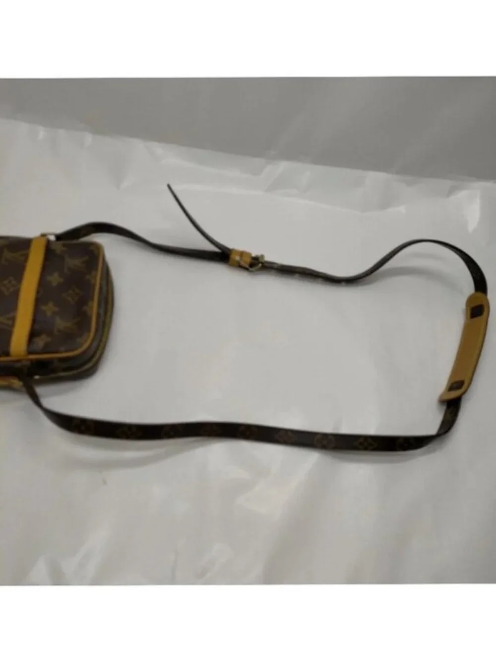 Authentic Louis Vuitton Danube Monogram Canvas Crossbody Shoulder Bag - Picture 6 of 16